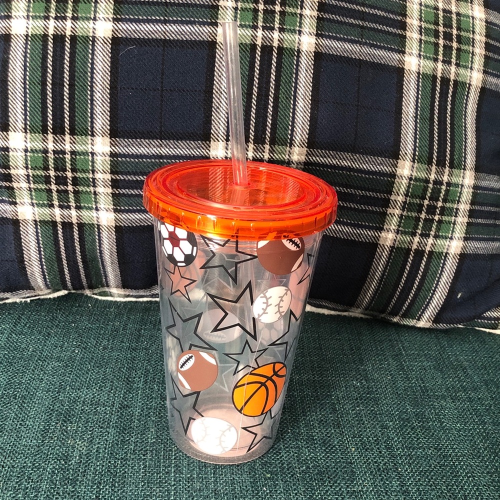 🛍️ Sports Themed Tumbler with Straw
